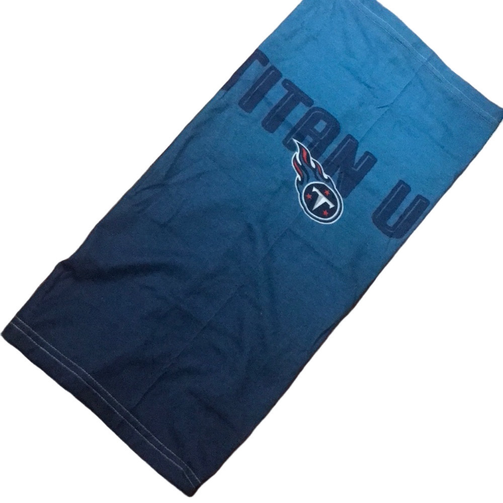 6/$20 New Titans neck gaiter